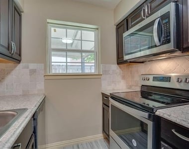 2809 Lineville Drive - Photo Thumbnail 15