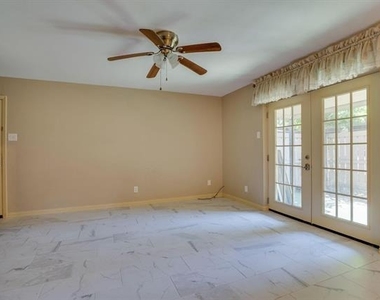 2809 Lineville Drive - Photo Thumbnail 5