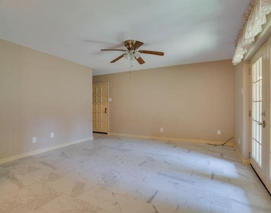2809 Lineville Drive - Photo Thumbnail 4
