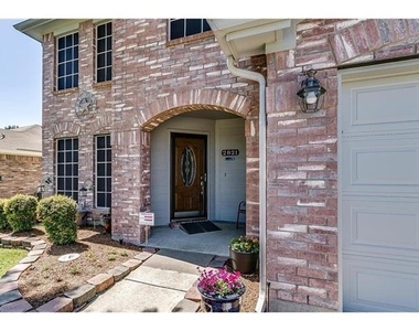 2821 Briargrove Lane - Photo Thumbnail 2