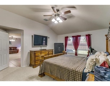 2821 Briargrove Lane - Photo Thumbnail 14