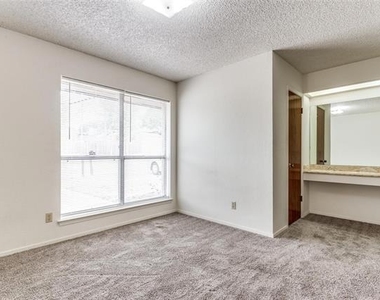 1140 Jameson Street - Photo Thumbnail 8