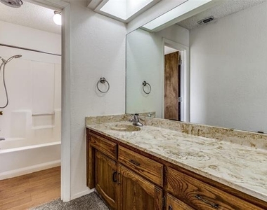 1140 Jameson Street - Photo Thumbnail 7