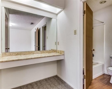 1140 Jameson Street - Photo Thumbnail 9