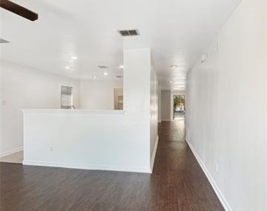 1217 Caroline Drive - Photo Thumbnail 7