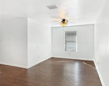 1217 Caroline Drive - Photo Thumbnail 9