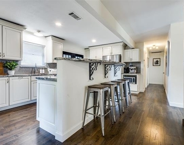 1200 Tipps Road - Photo Thumbnail 11