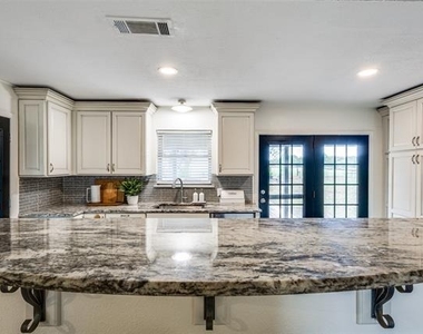 1200 Tipps Road - Photo Thumbnail 15