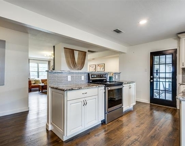 1200 Tipps Road - Photo Thumbnail 14