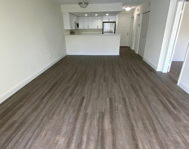 18335 Nw 68 Avenue - Photo Thumbnail 2