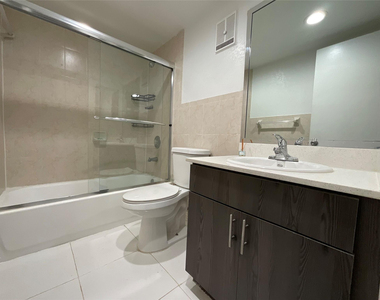18335 Nw 68 Avenue - Photo Thumbnail 2