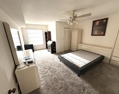 14307 Bedford Drive - Photo Thumbnail 6