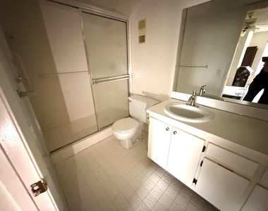14307 Bedford Drive - Photo Thumbnail 9
