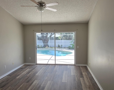 2820 Se Pace Drive - Photo Thumbnail 7