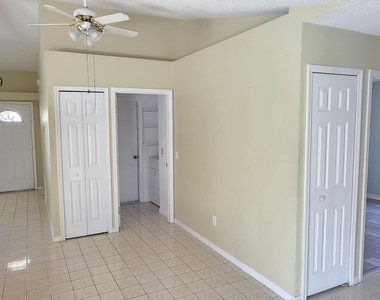 2820 Se Pace Drive - Photo Thumbnail 3