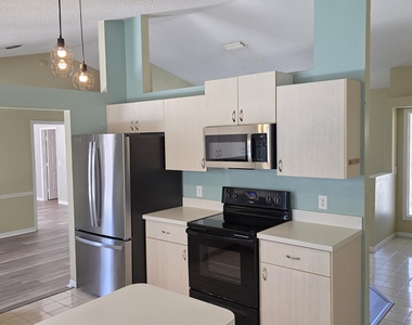 2820 Se Pace Drive - Photo Thumbnail 1
