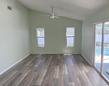 2820 Se Pace Drive - Photo Thumbnail 10