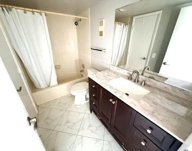7076 Huntington Lane - Photo Thumbnail 5