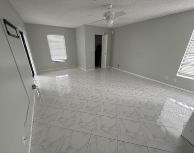 7076 Huntington Lane - Photo Thumbnail 23