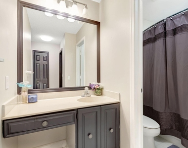 4660 Greentree Place - Photo Thumbnail 7