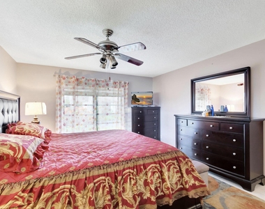 4660 Greentree Place - Photo Thumbnail 5