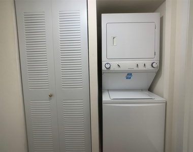 18335 Nw 68 Avenue - Photo Thumbnail 4