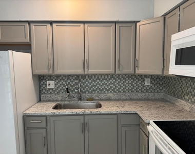 1740 Sw 70th Way - Photo Thumbnail 8