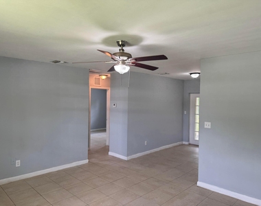 1740 Sw 70th Way - Photo Thumbnail 3