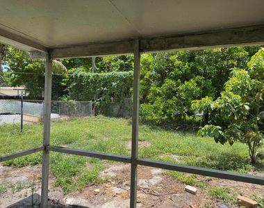 1740 Sw 70th Way - Photo Thumbnail 16