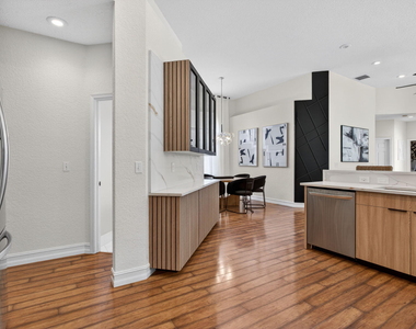 7235 Nw 63rd Terrace - Photo Thumbnail 12