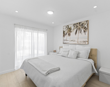 235 Ne 20th Street - Photo Thumbnail 13