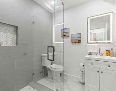 235 Ne 20th Street - Photo Thumbnail 20