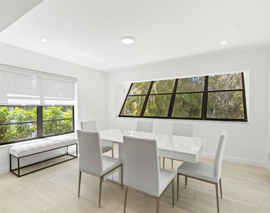 235 Ne 20th Street - Photo Thumbnail 9