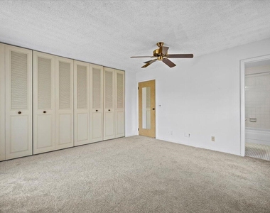 102 Amherst Lane - Photo Thumbnail 8