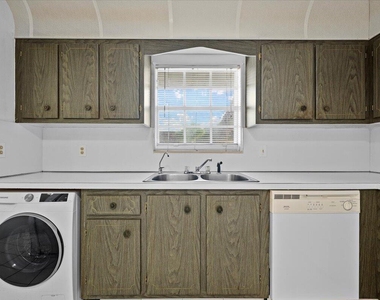 102 Amherst Lane - Photo Thumbnail 3