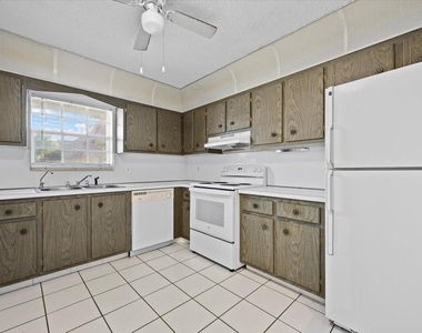 102 Amherst Lane - Photo Thumbnail 2