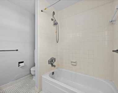 102 Amherst Lane - Photo Thumbnail 10