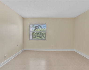 644 Nw 13th Street - Photo Thumbnail 16