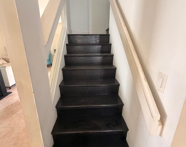 1226 Avondale Lane - Photo Thumbnail 3
