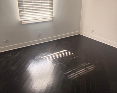 1226 Avondale Lane - Photo Thumbnail 4