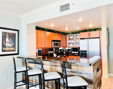 610 Clematis Street - Photo Thumbnail 4