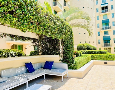 610 Clematis Street - Photo Thumbnail 21