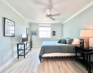 610 Clematis Street - Photo Thumbnail 8