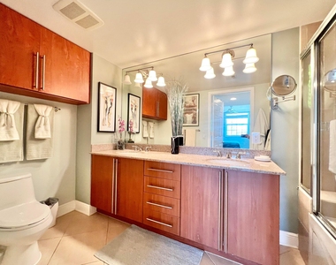 610 Clematis Street - Photo Thumbnail 10