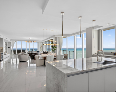 3100 N Ocean Drive - Photo Thumbnail 2