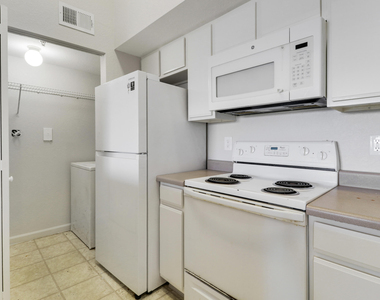 141 Sw Palm Drive - Photo Thumbnail 22