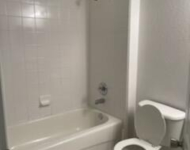 141 Sw Palm Drive - Photo Thumbnail 8