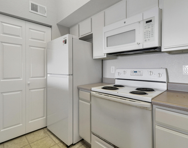 141 Sw Palm Drive - Photo Thumbnail 23