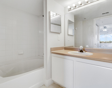 141 Sw Palm Drive - Photo Thumbnail 33