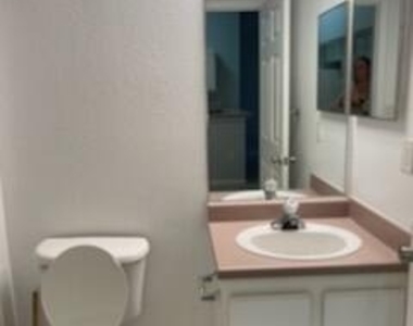 141 Sw Palm Drive - Photo Thumbnail 7